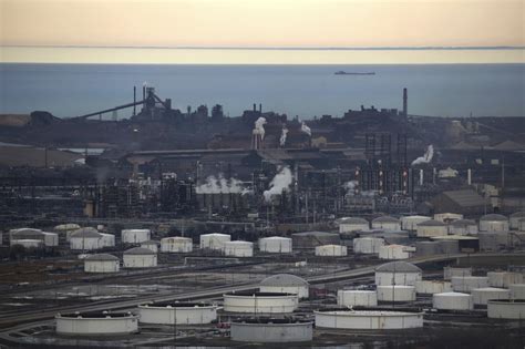 BP tank leak causes spreads chemical odor across Indiana,。